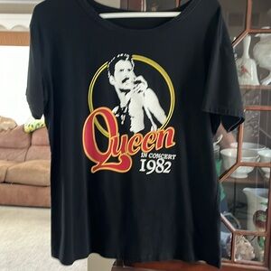 Women’s medium Queen t-shirt